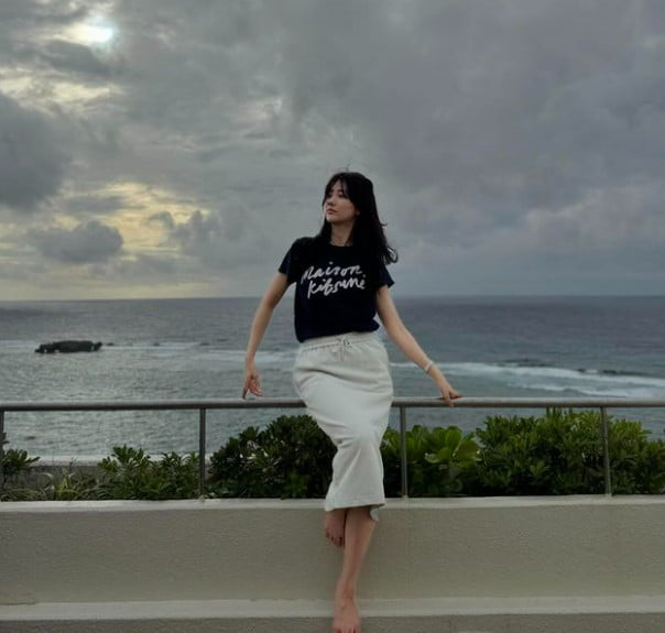 Park Ha-sun Dazzles with Charisma as She Shares Cherished Summer Memories with Her Daughter on Instagram