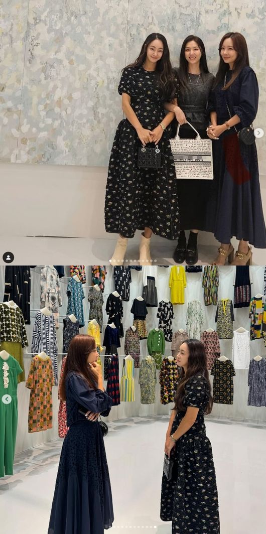 Celebrity siblings reunite at art fair: Seo Hyun-rim, Seo Ji-hye, and So Yoo-jin share heartfelt moments on social media.