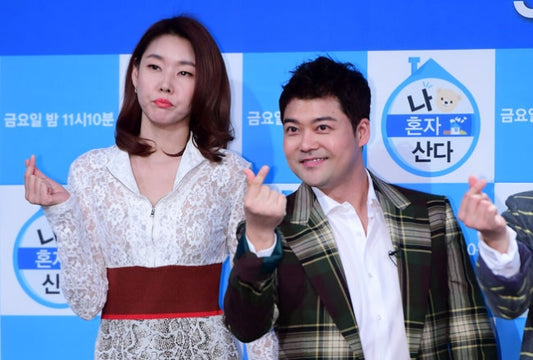 Jeon Hyun-moo and Han Hye-jin Address Each Other Publicly, Sparking Speculation of Potential Reunion on Screen After Five Years Apart.