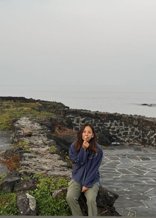 Lee Hyori Shares Blissful Everyday Moments Amidst Ocean Backdrop on Her Personal Channel