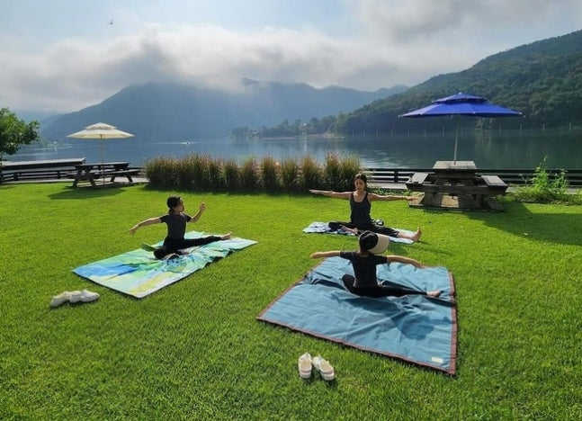 Actress Lee Yoon-ji Shares Heartwarming Family Yoga Moments During Trip to Chuncheon