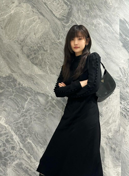 Park Sodam Captivates Fans with Stunning Black Ensemble and Unique Proportions on Social Media