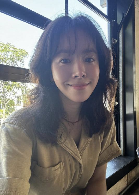 Han Ji-min Celebrates Chuseok with Family and Flaunts Natural Beauty Amidst Relationship Buzz with Jannabi's Choi Jeong-hoon