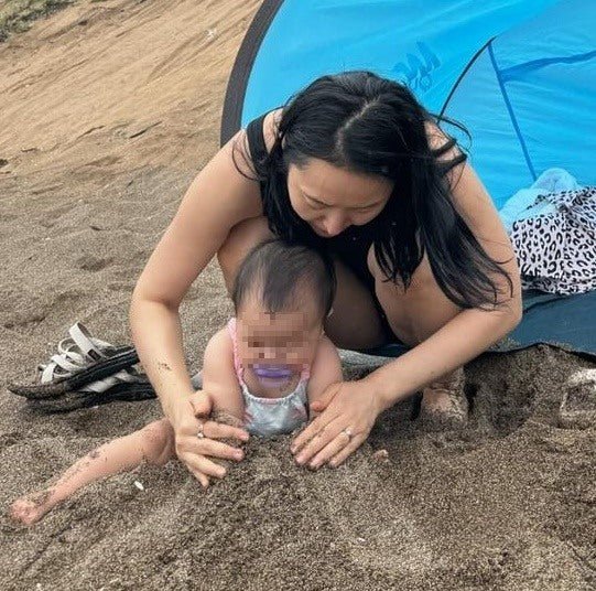 Actress Yoon Jin-seo Shares Heartwarming Beach Moments with Newborn Daughter in Jeju - OUR K-POP