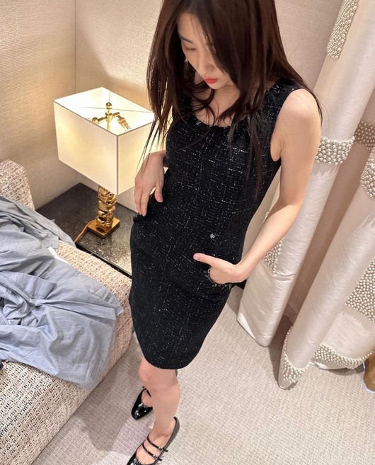 Park Ha-sun stuns in chic C brand attire, sharing stylish photos on social media - OUR K-POP