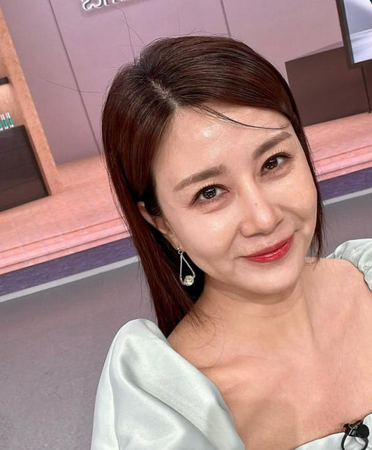 Yoon Jung-a Stuns Fans with Glamorous Look as She Prepares for Home Shopping Show - OUR K-POP